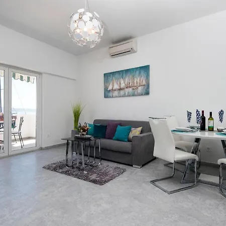 Apartments Bety Dugi Rat Exterior photo