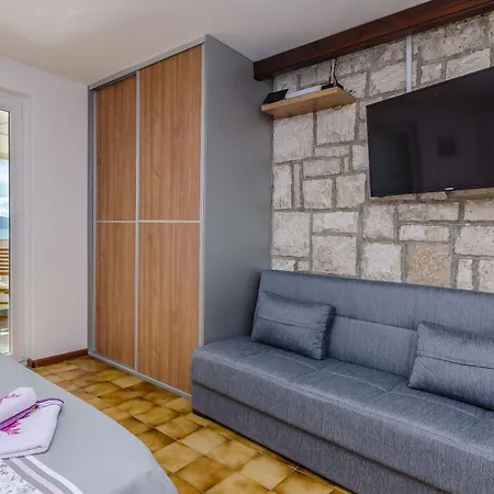 Apartments Bety Dugi Rat Exterior photo