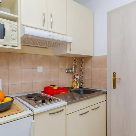 Apartments Bety Dugi Rat Exterior photo